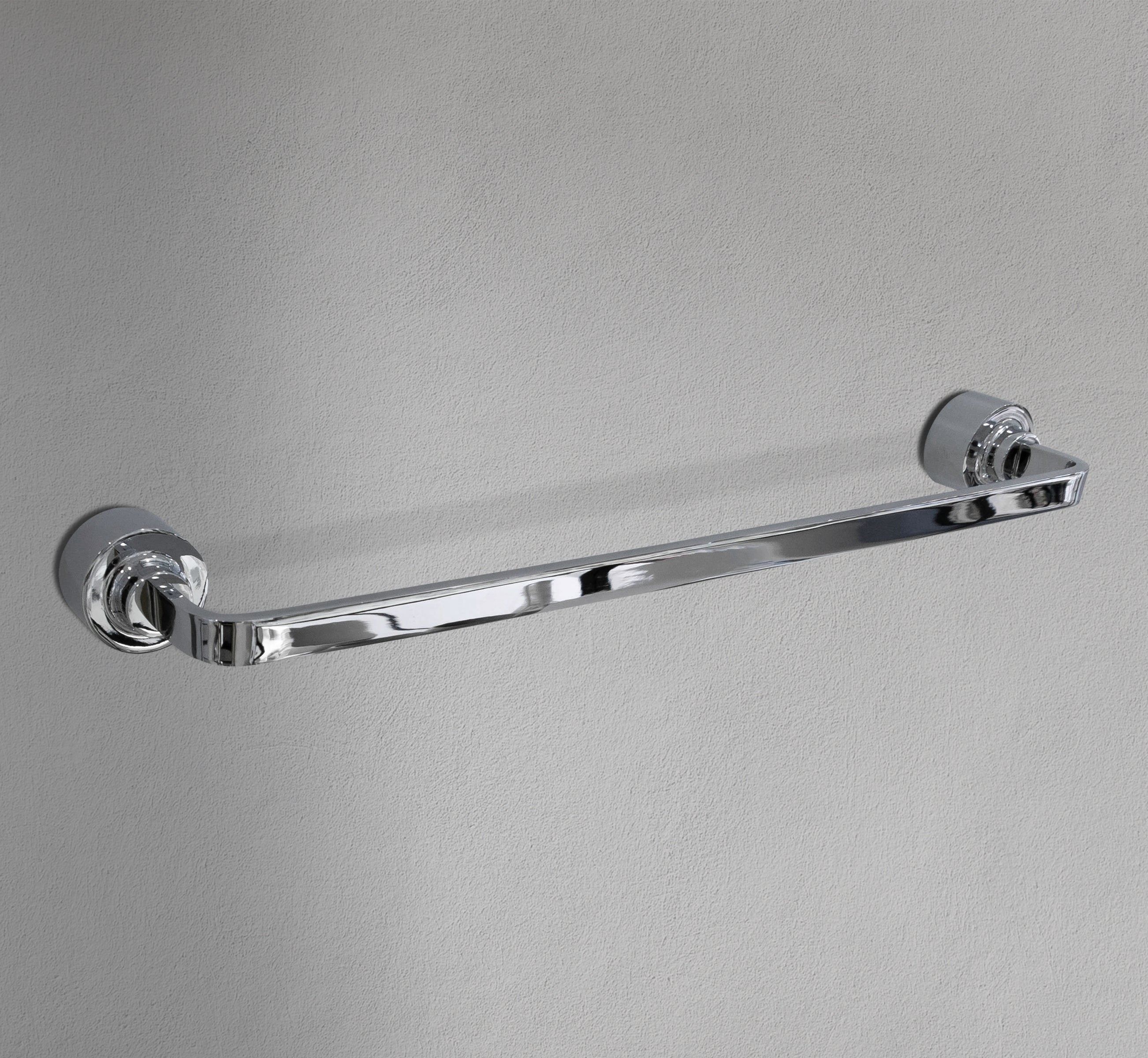18" Round Chrome Towel Rack