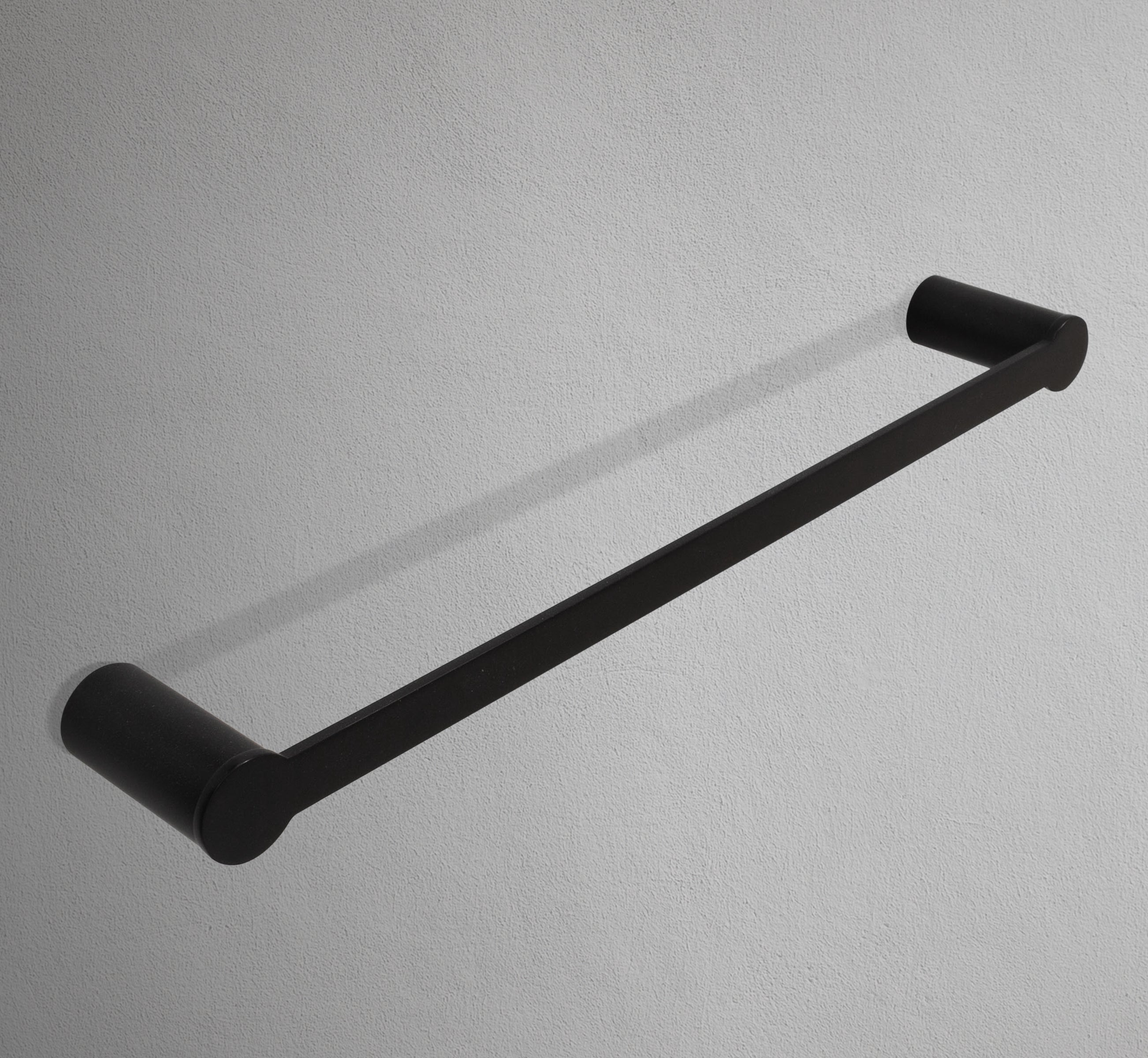 18" Towel Bar Round
