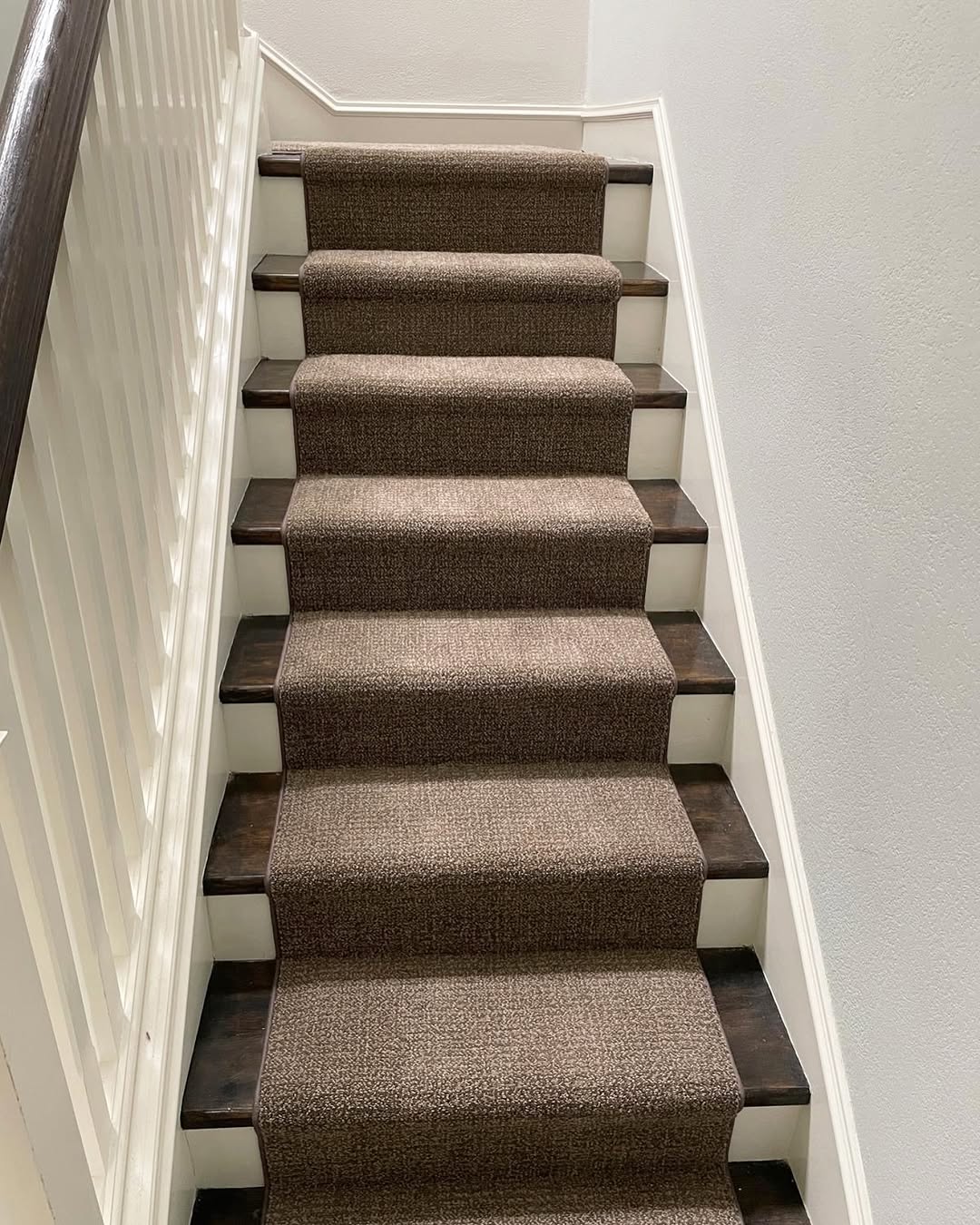 Professional Carpet Installation with Smooth, Secure Finishing