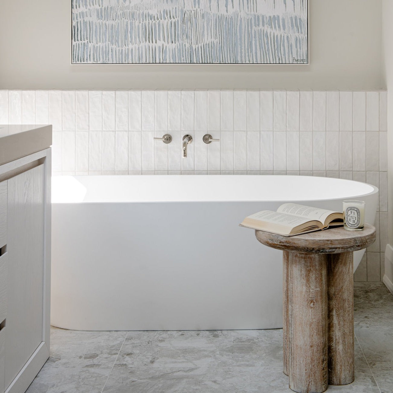 60" Rounded Solid Surface Freestanding Bathtub