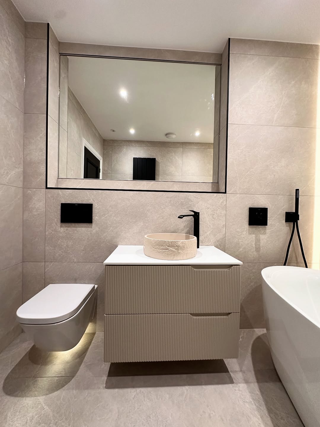 Quality Tile Installation with Clean, Precise Finishing