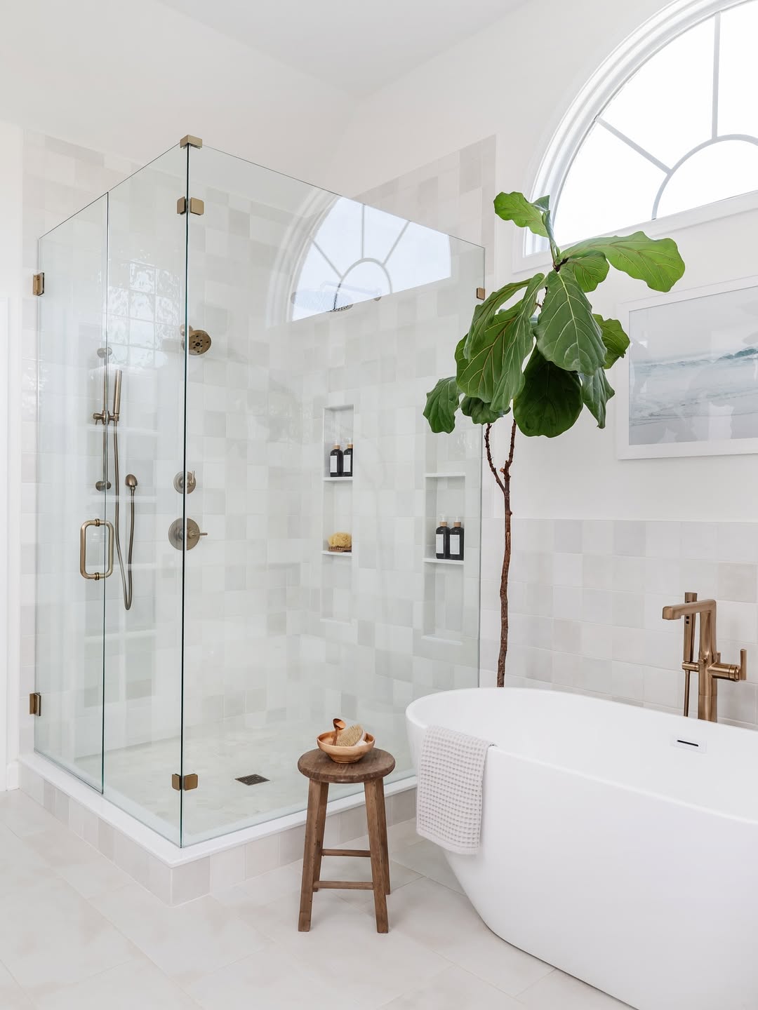 Bathtubs Installed with Secure Support, Precise Leveling, and Leak-Free Plumbing